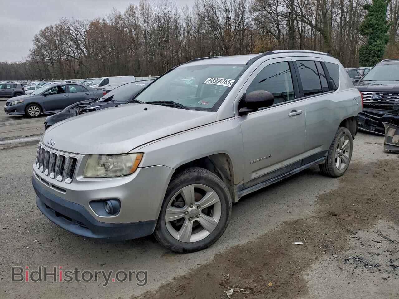 Photo 1J4NF1FB3BD164206 - JEEP COMPASS 2011