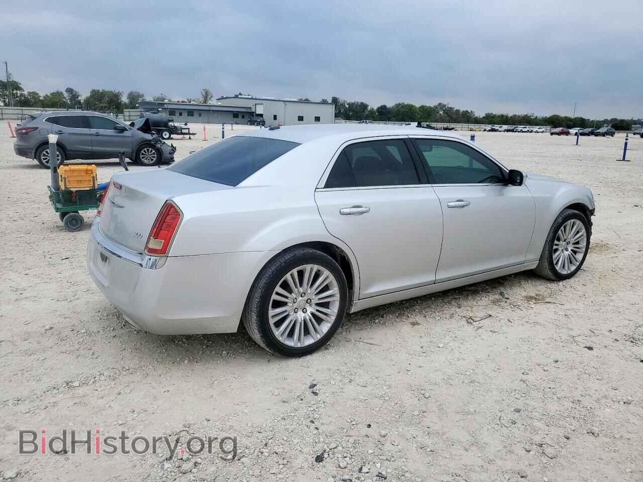 2011 CHRYSLER 300 - VIN: 2C3CA5CG2BH613756 - Фото 3