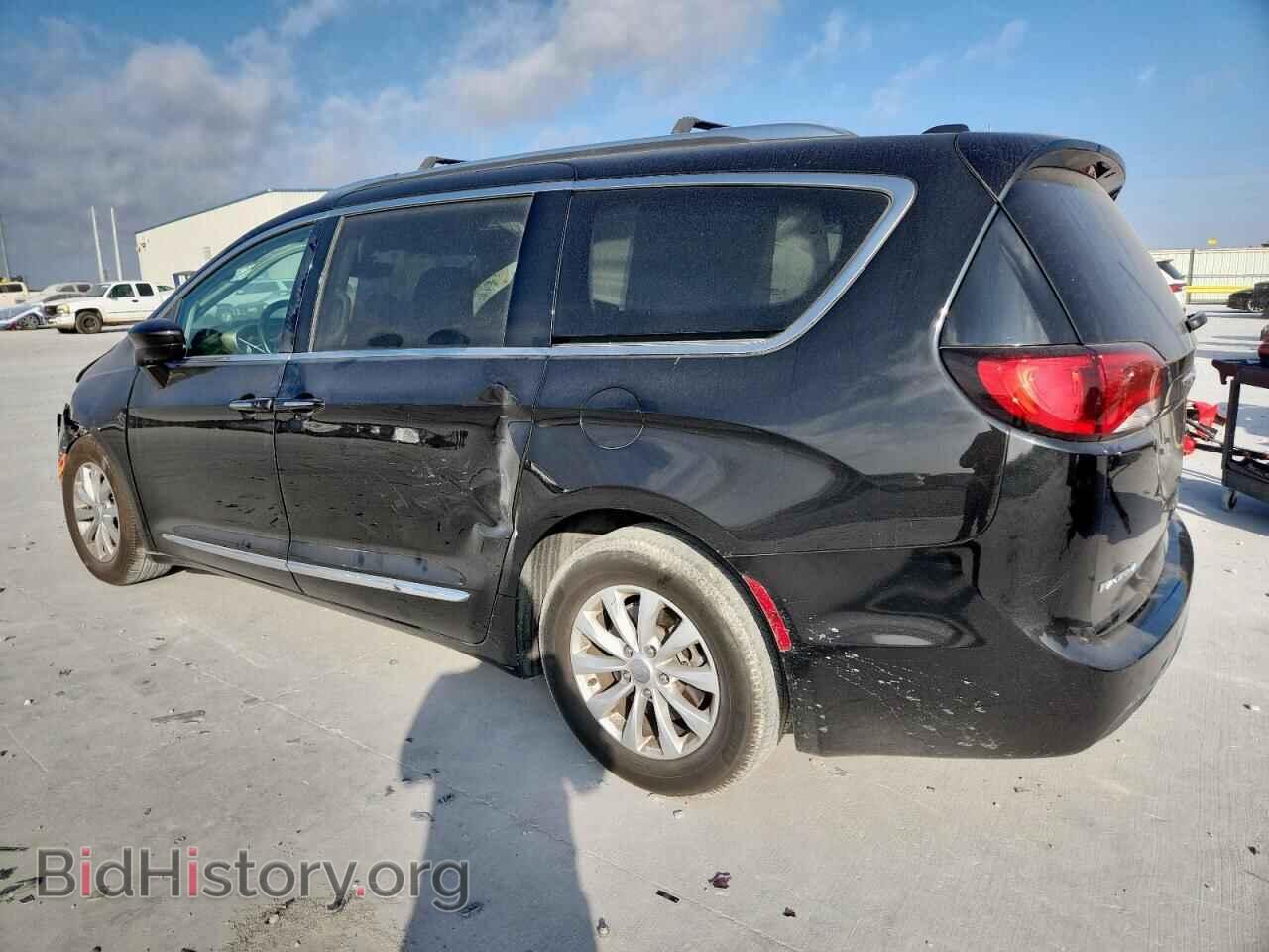 2019 CHRYSLER PACIFICA - VIN: 2C4RC1BG9KR532564 - Фото 2
