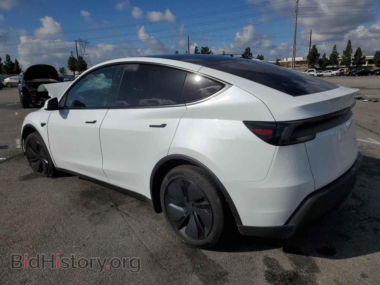 2026 TESLA MODEL Y - VIN: 7SAYGDED7TF419800 - Фото 2