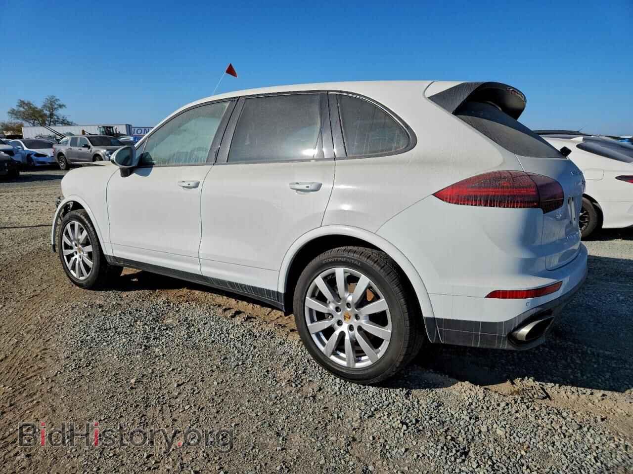 2017 PORSCHE CAYENNE - VIN: WP1AA2A26HKA91318 - Photo 2