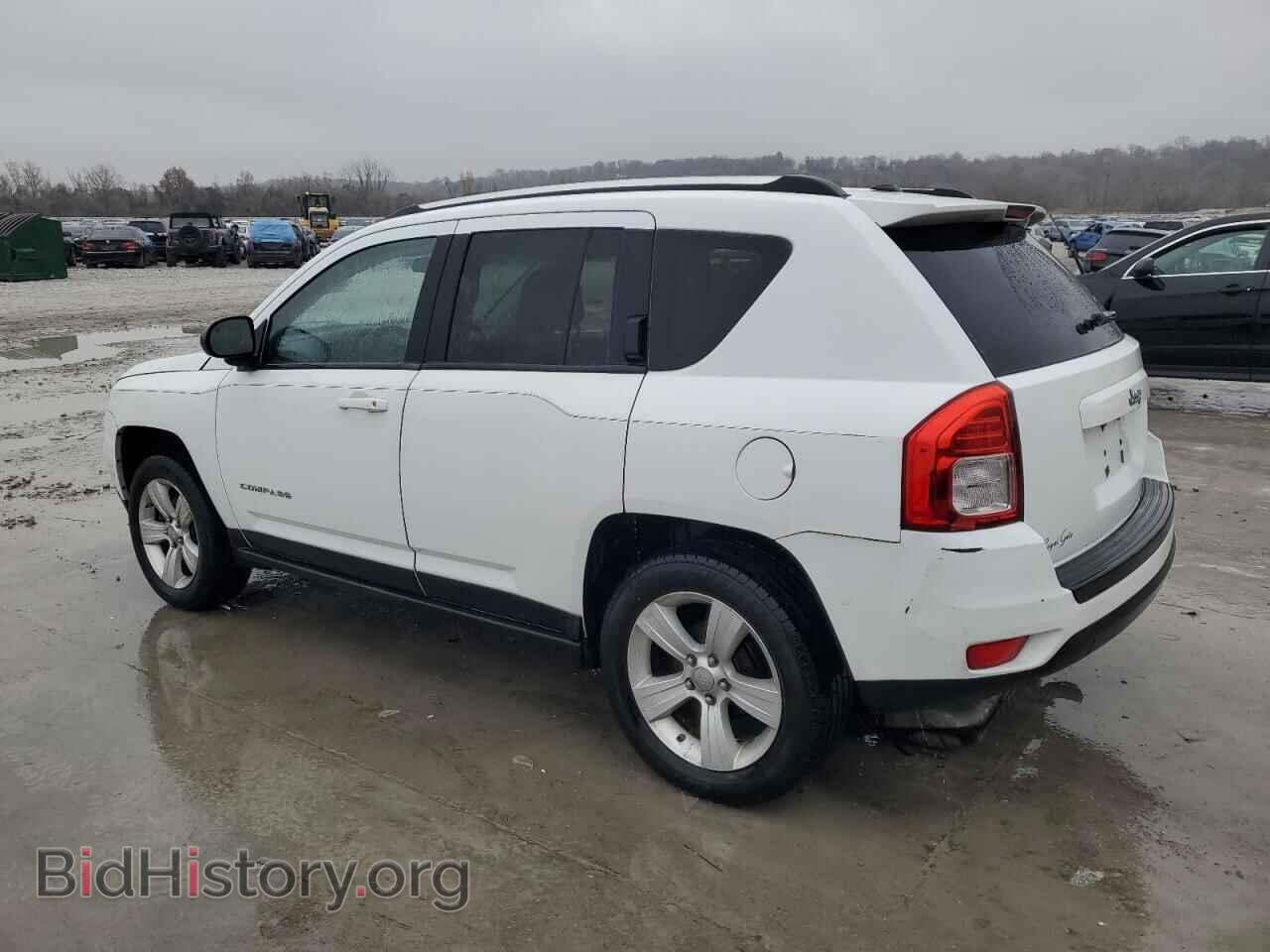 2011 JEEP COMPASS - VIN: 1J4NT1FB9BD245882 - Фото 2