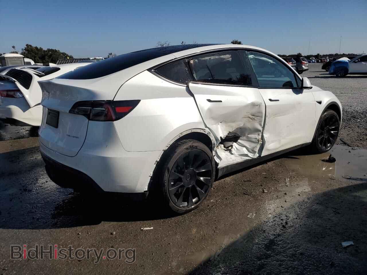 2024 TESLA MODEL Y - VIN: 7SAYGDEE8RA230300 - Фото 3