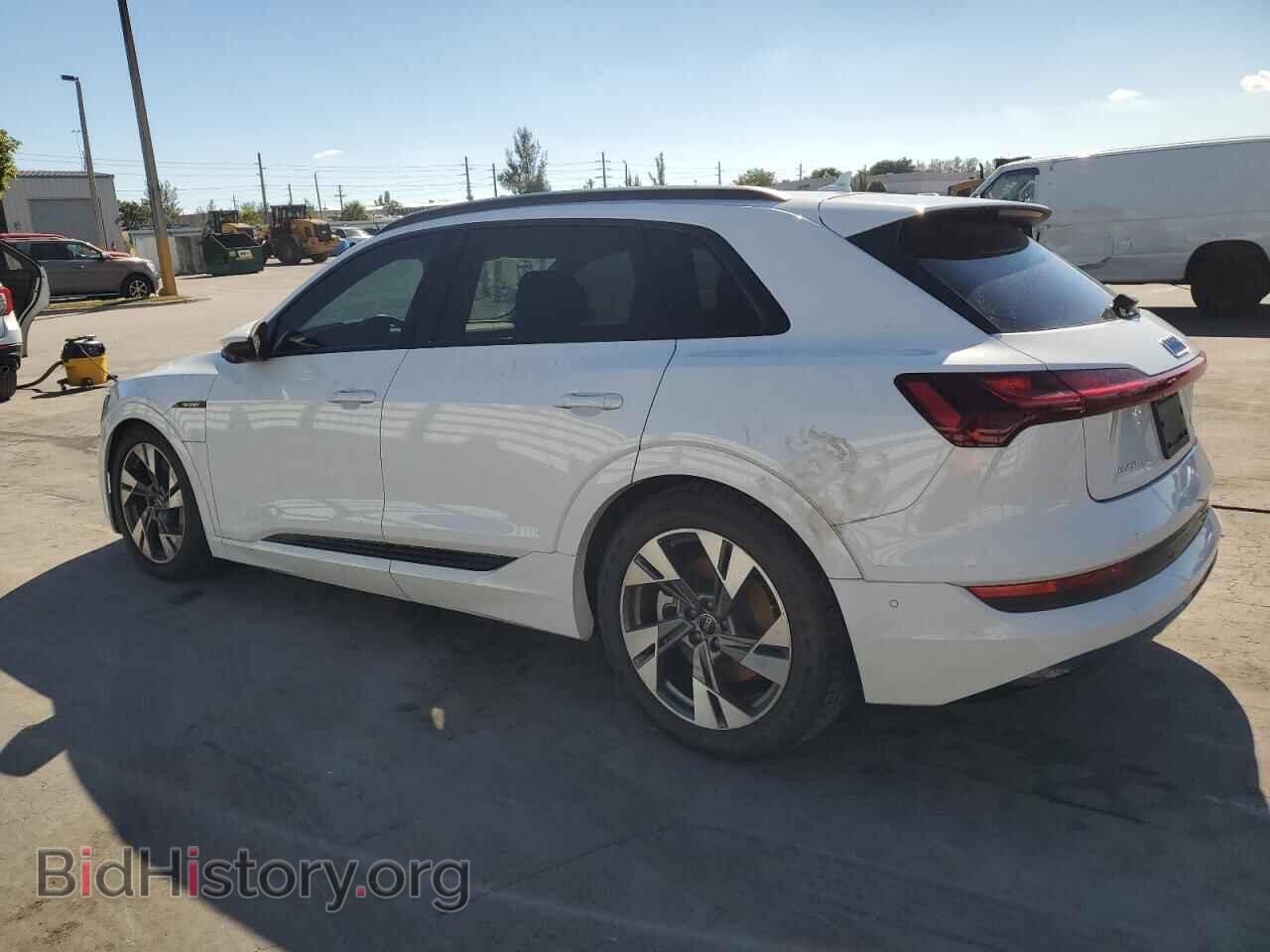 2021 AUDI E-TRON - VIN: WA1AAAGE4MB030552 - Фото 2