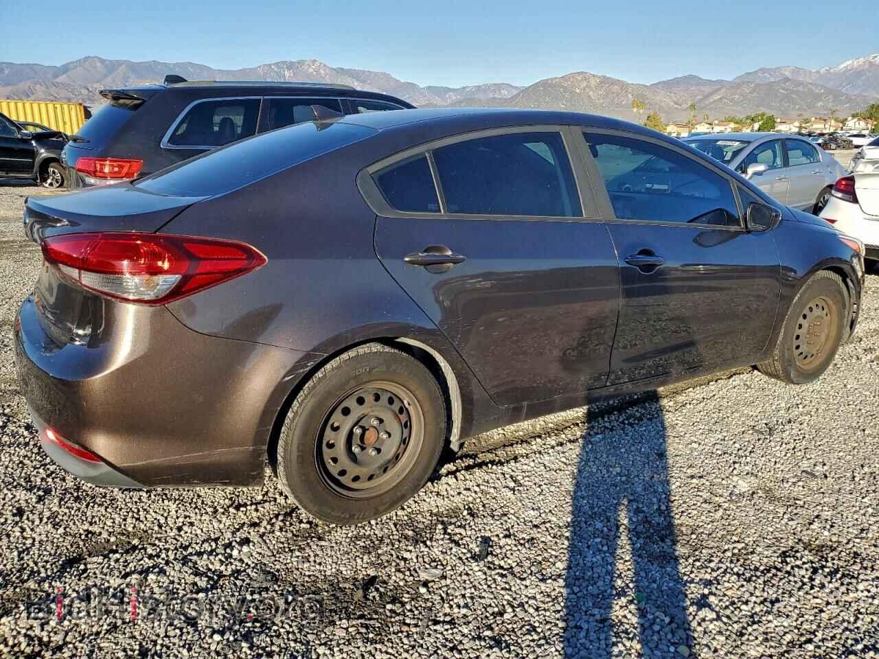 2017 KIA FORTE - VIN: 3KPFK4A72HE125821 - Фото 3