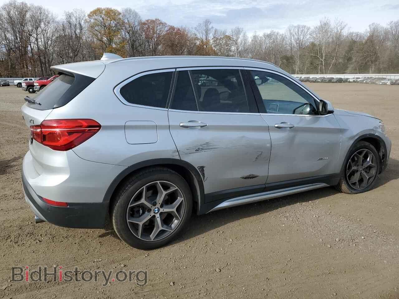 2017 BMW X1 - VIN: WBXHT3C3XH5F76314 - Фото 3