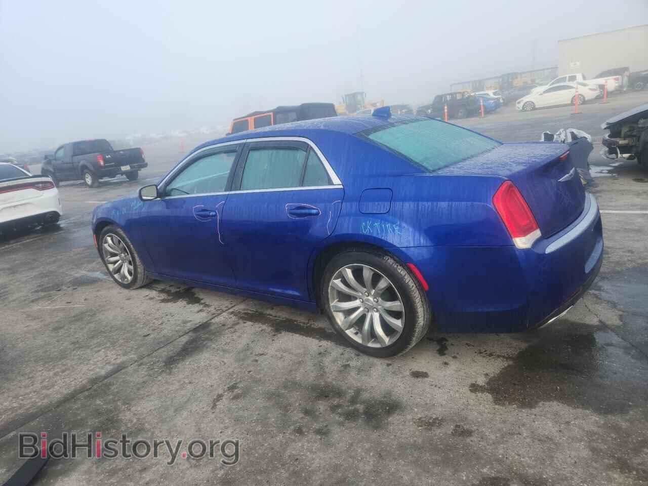 2019 CHRYSLER 300 - VIN: 2C3CCAAG2KH550535 - Фото 2