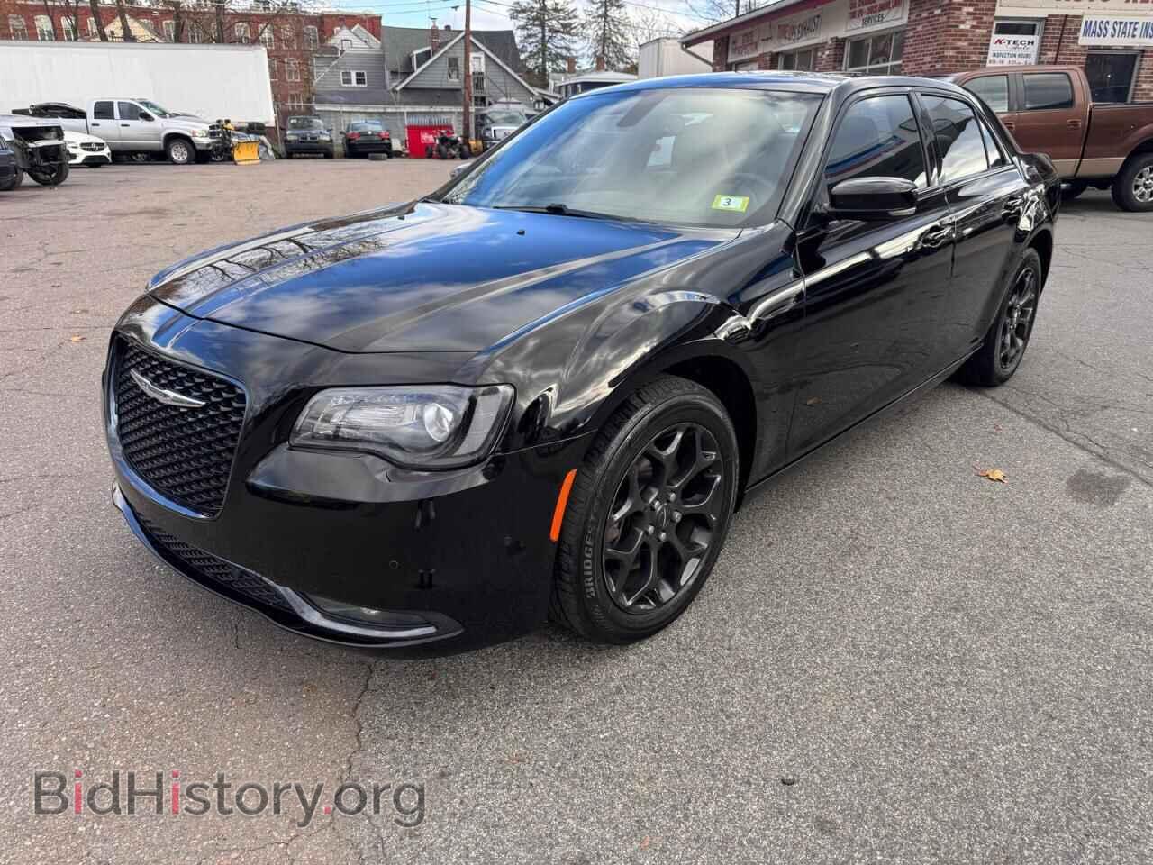 2019 CHRYSLER 300 - VIN: 2C3CCAGG4KH668495 - Фото 2