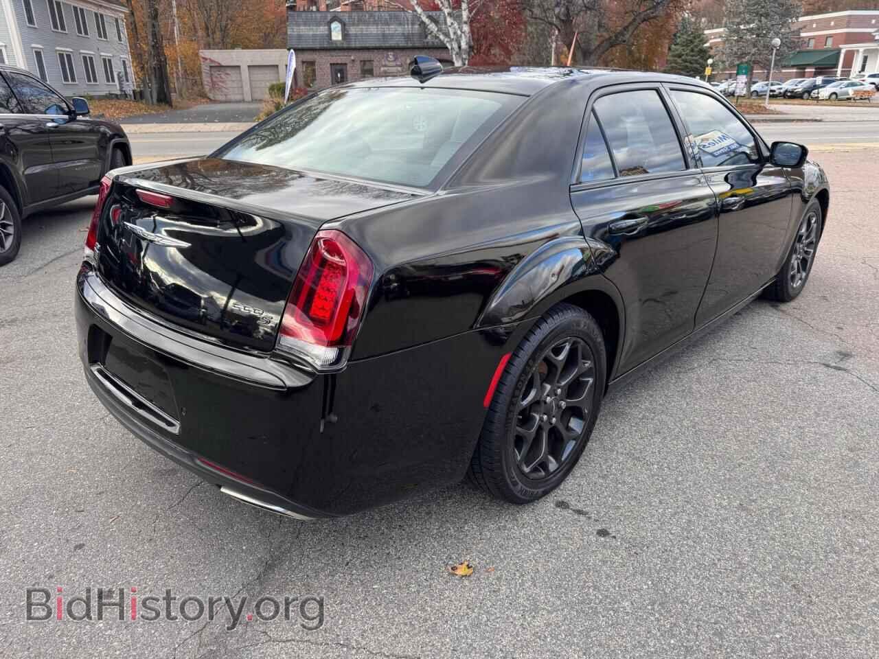 2019 CHRYSLER 300 - VIN: 2C3CCAGG4KH668495 - Фото 4