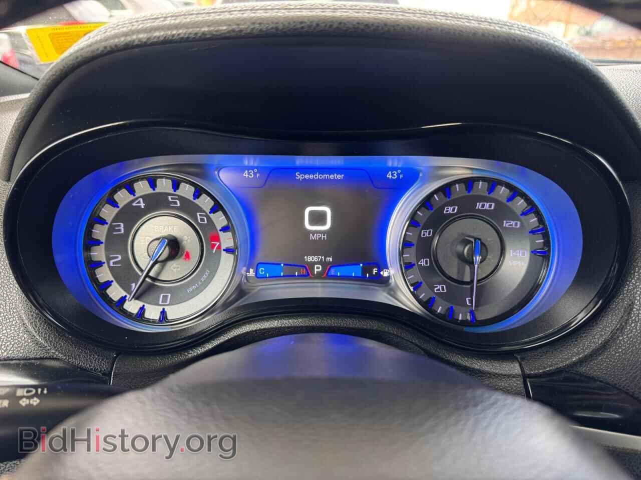 2019 CHRYSLER 300 - VIN: 2C3CCAGG4KH668495 - Фото 8