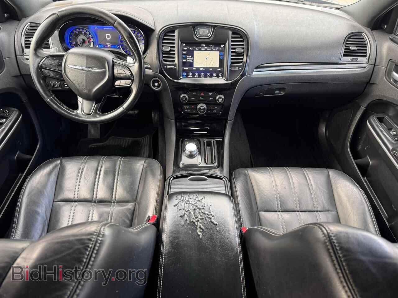 2019 CHRYSLER 300 - VIN: 2C3CCAGG4KH668495 - Фото 9