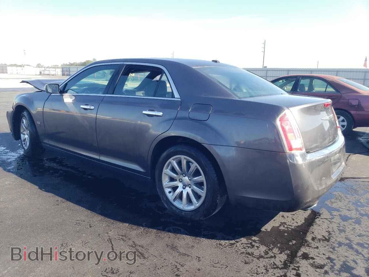 2014 CHRYSLER 300 - VIN: 2C3CCAET3EH117723 - Фото 2