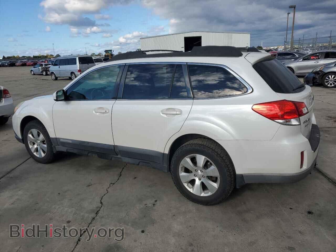 2011 SUBARU OUTBACK - VIN: 4S4BRDKC8B2367759 - Фото 2
