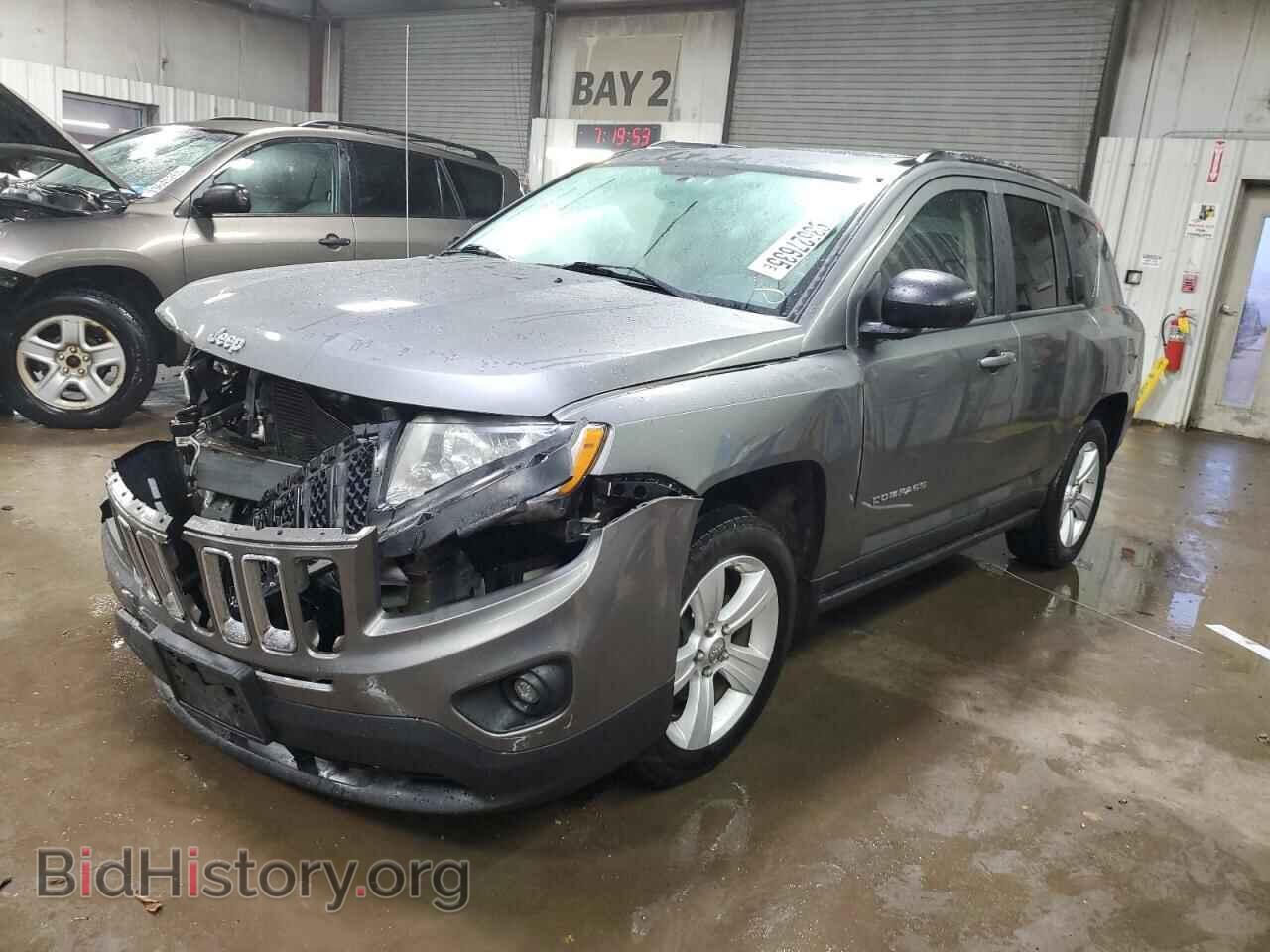 Photo 1J4NF1FB3BD201822 - JEEP COMPASS 2011