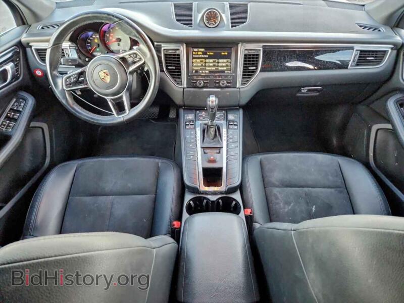 2016 Porsche MACAN (VIN WP1AB2A54GLB47675) — photo 8 of 14