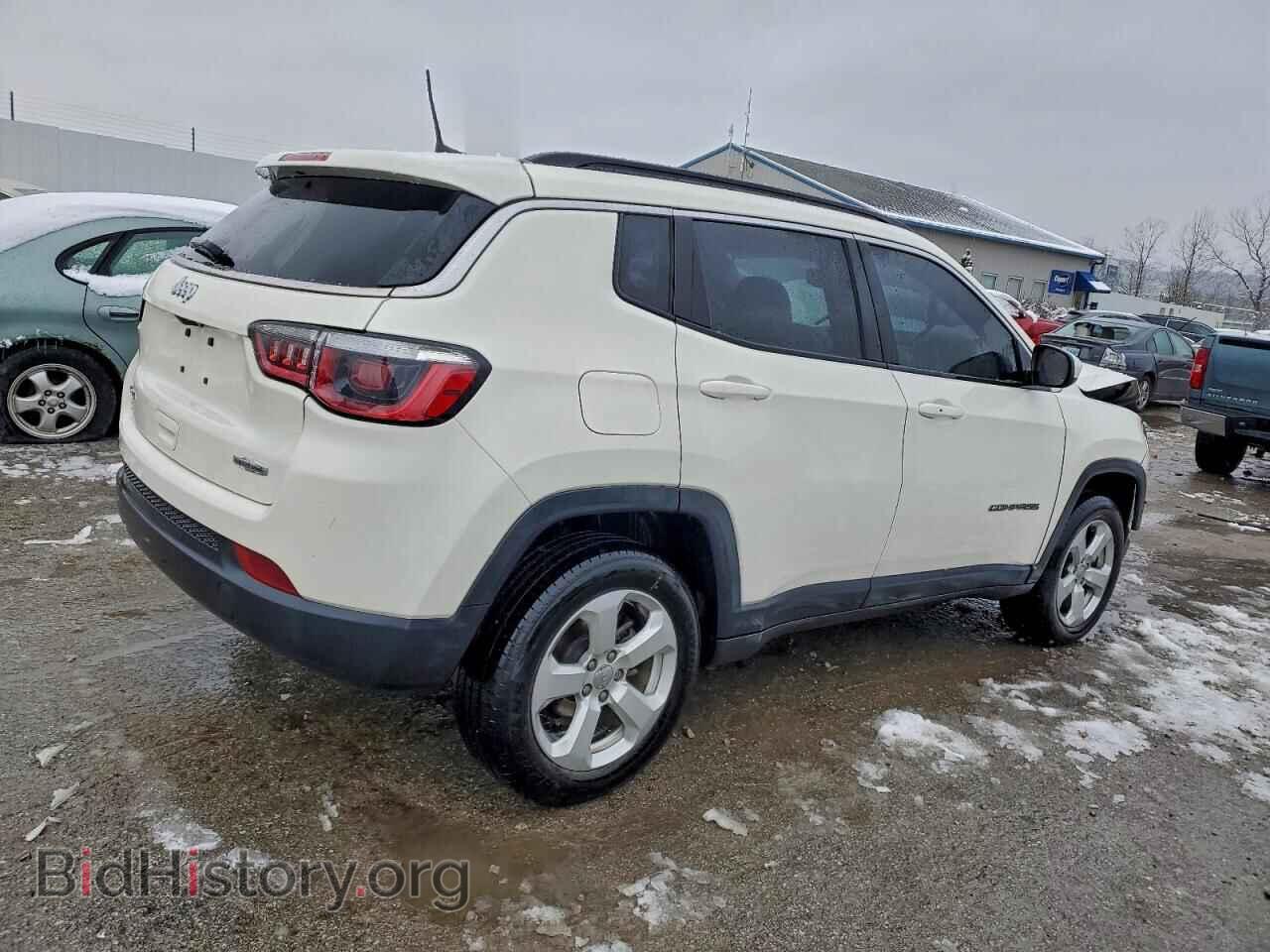 2018 JEEP COMPASS - VIN: 3C4NJDBB4JT366735 - Фото 3