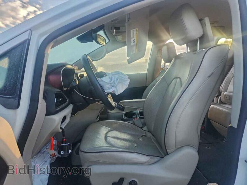 2017 Chrysler PACIFICA (VIN 2C4RC1GG8HR812235) — фото 7 из 13