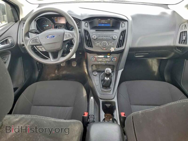 2016 Ford FOCUS (VIN 1FADP3FE9GL200052) — photo 8 of 15