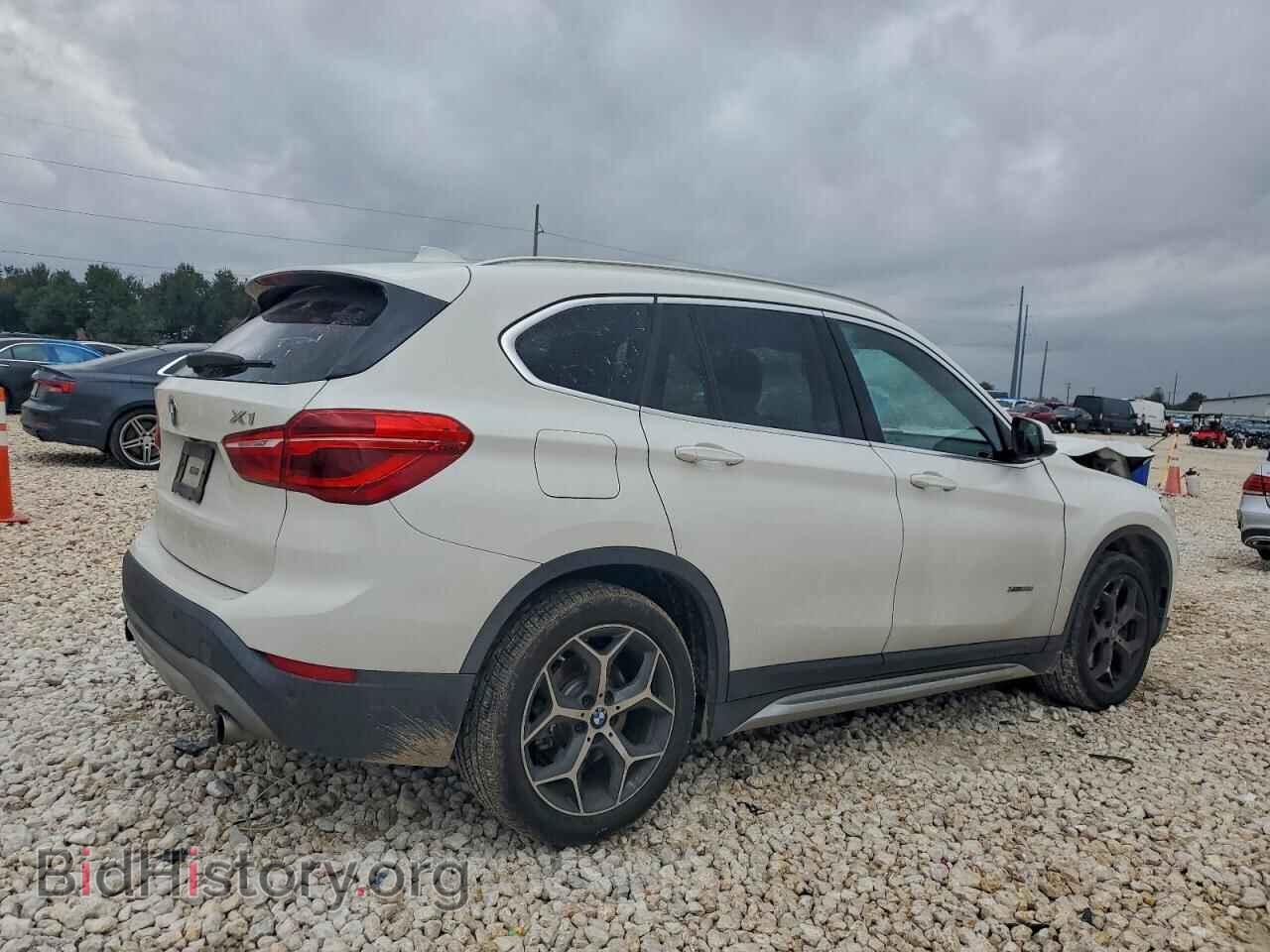 2017 BMW X1 - VIN: WBXHT3C32H5F81765 - Фото 3