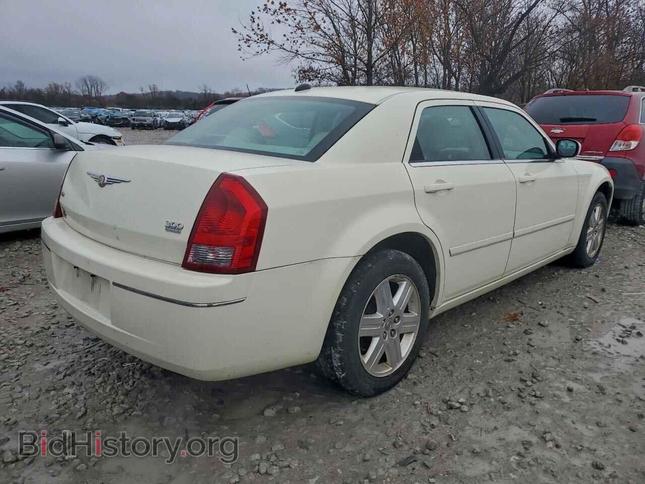 2005 CHRYSLER 300 - VIN: 2C3JK53G45H624816 - Фото 3