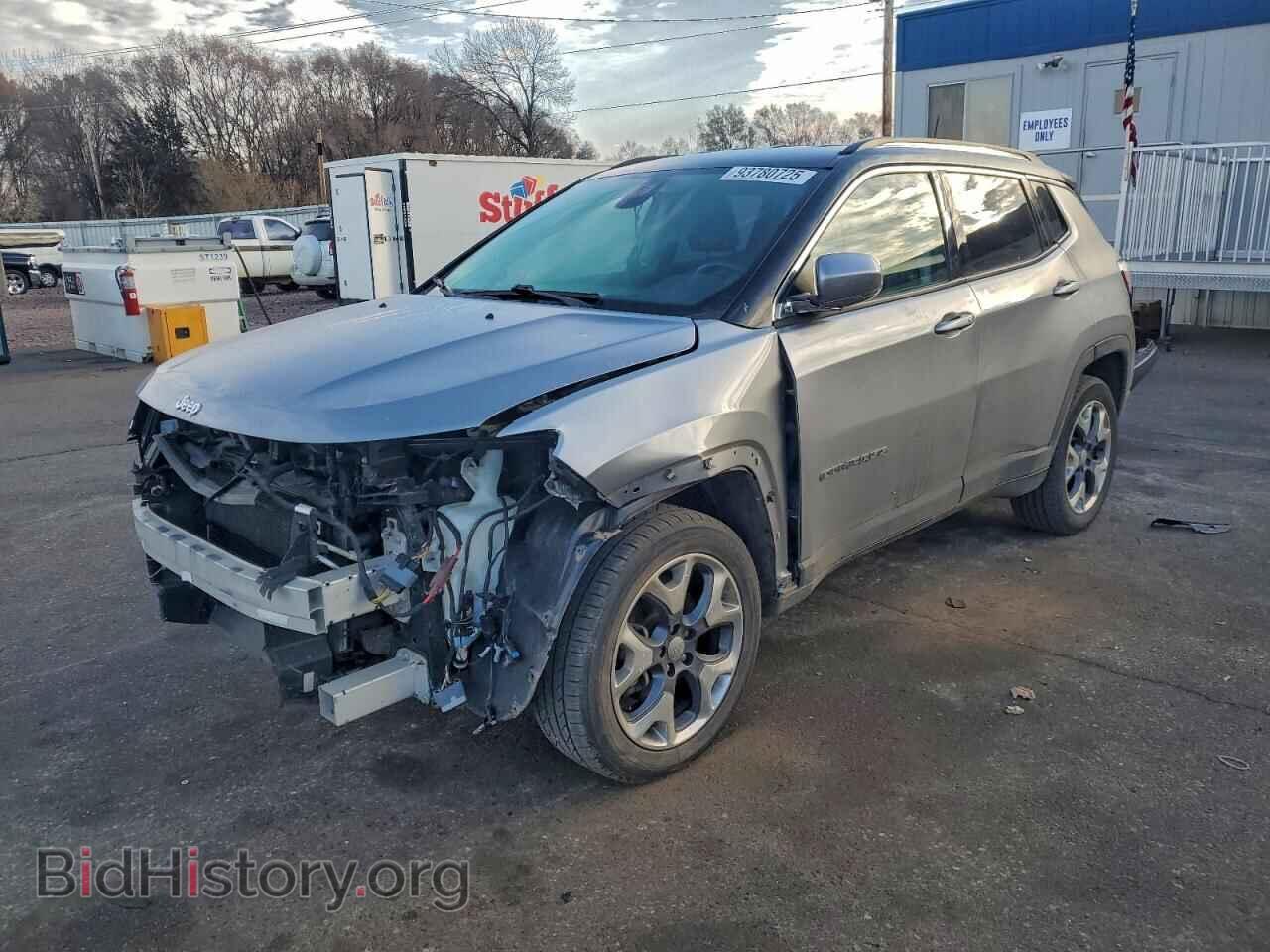 Фотография 3C4NJDCB5JT266321 - JEEP COMPASS 2018