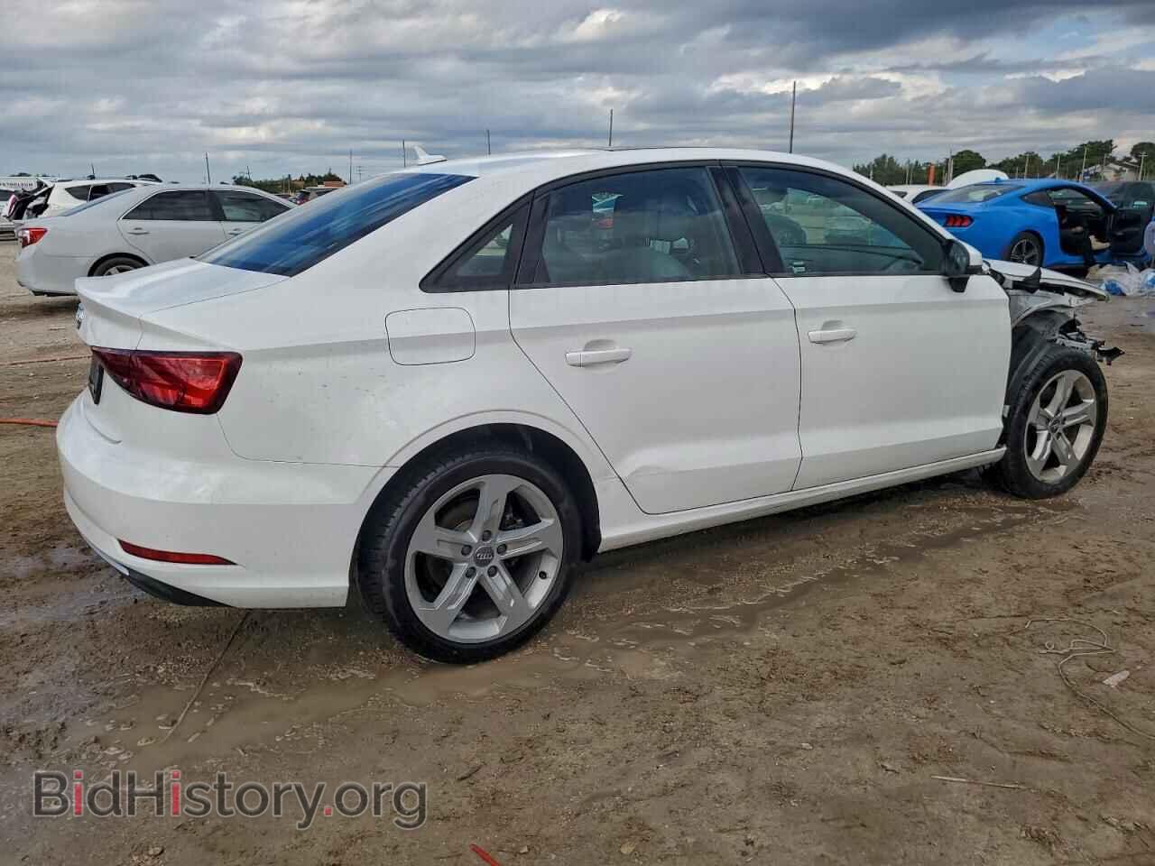 2018 AUDI A3 - VIN: WAUAUGFF8J1071226 - Фото 3