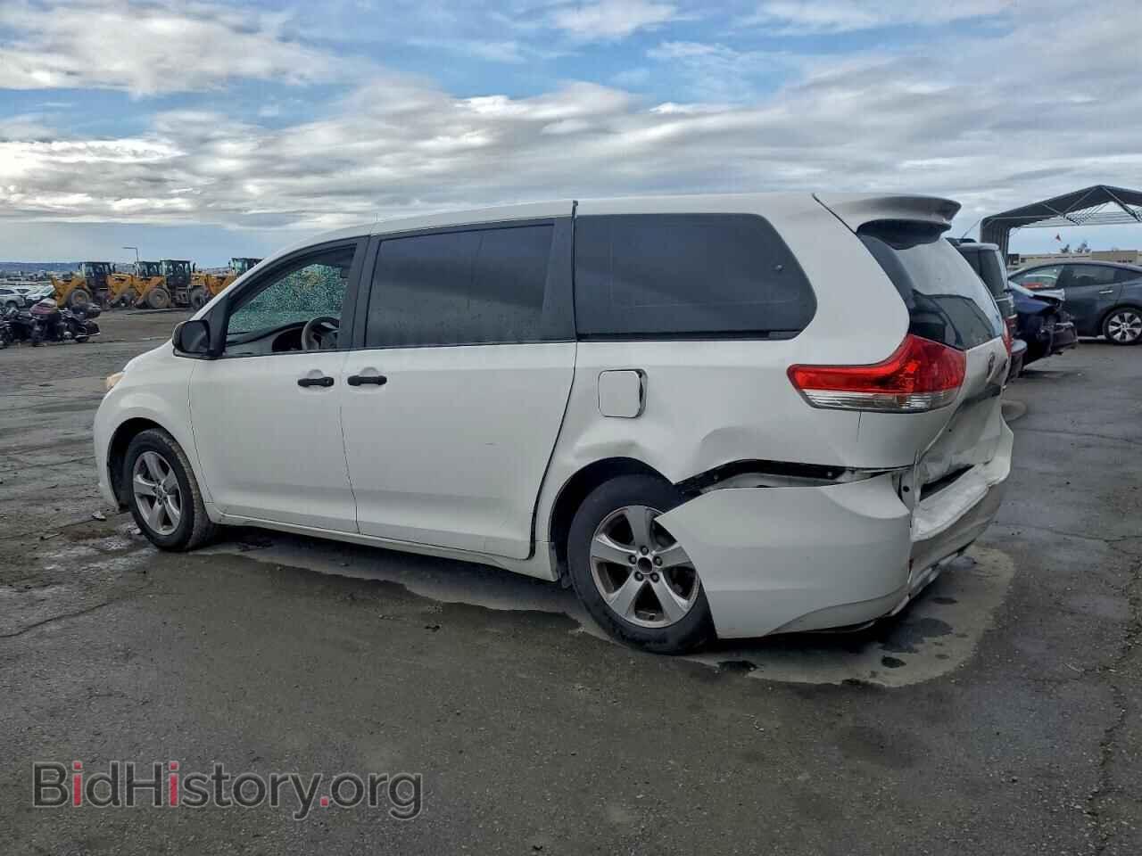 2014 TOYOTA All Models - VIN: 5TDZK3DC1ES470419 - Фото 2