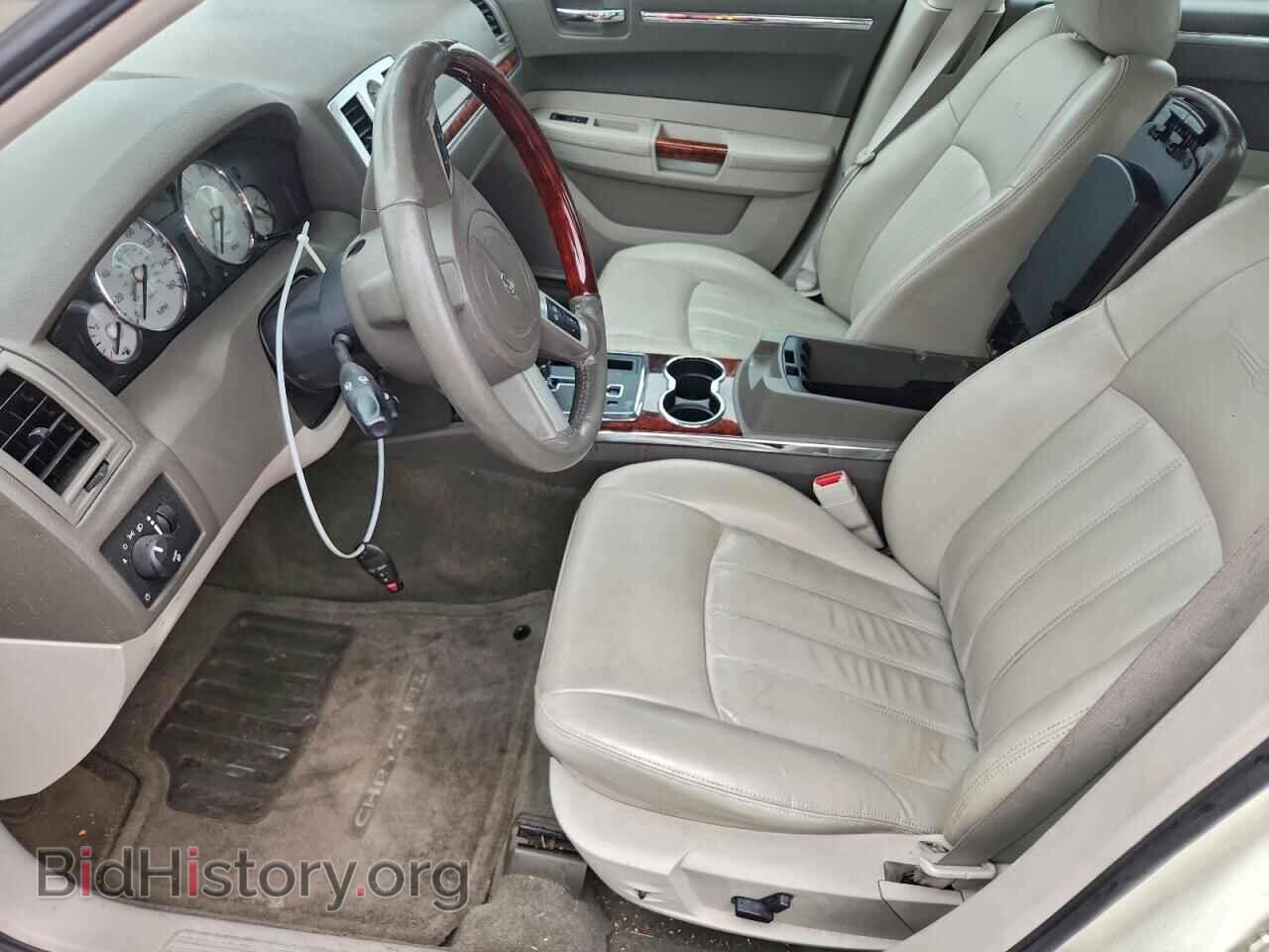 2008 CHRYSLER 300 - VIN: 2C3KK63H28H121146 - Фото 7