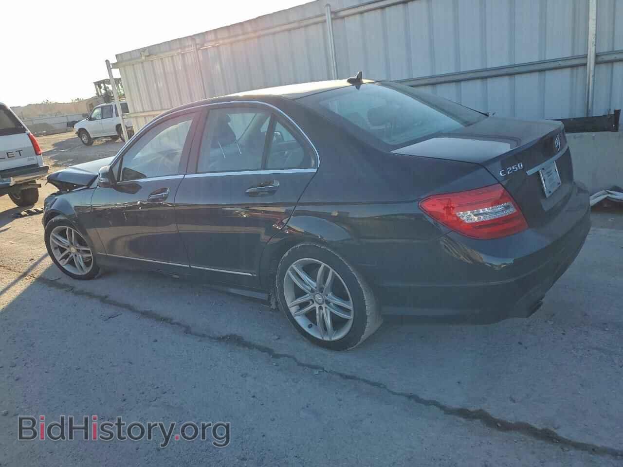2013 MERCEDES-BENZ C-CLASS - VIN: WDDGF4HB7DR242575 - Фото 2