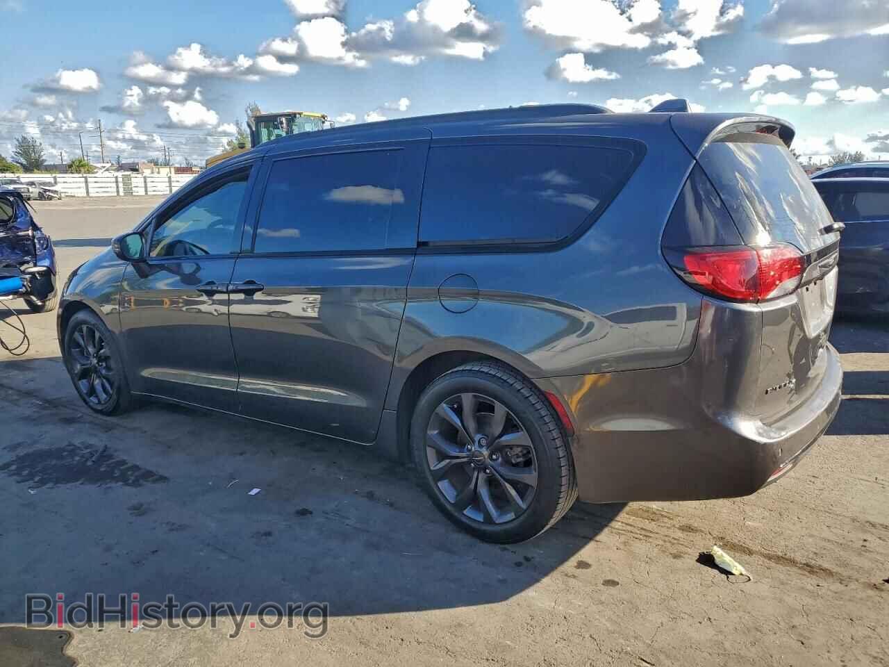 2018 CHRYSLER PACIFICA - VIN: 2C4RC1GGXJR358317 - Фото 2