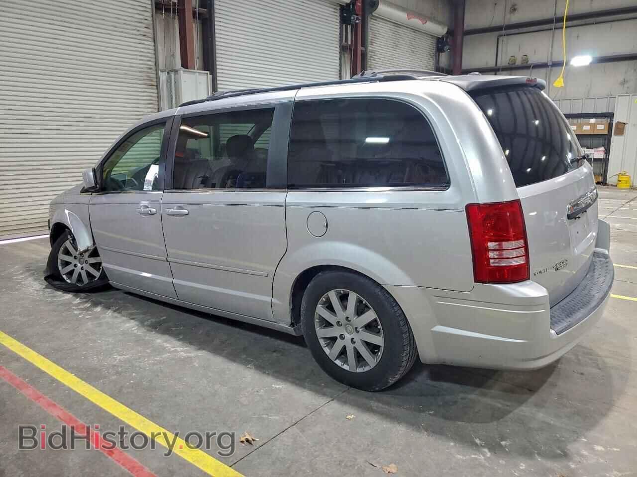 2008 CHRYSLER MINIVAN - VIN: 2A8HR54P28R607296 - Фото 2