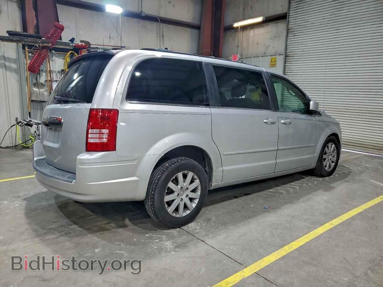 2008 CHRYSLER MINIVAN - VIN: 2A8HR54P28R607296 - Фото 3