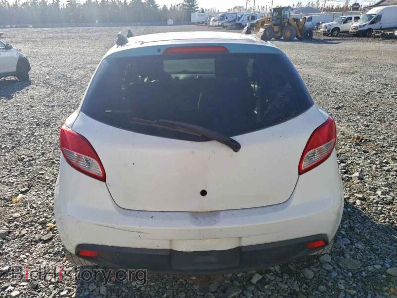 2011 Mazda 2 (VIN JM1DE1HY4B0104495) — фото 6 из 13