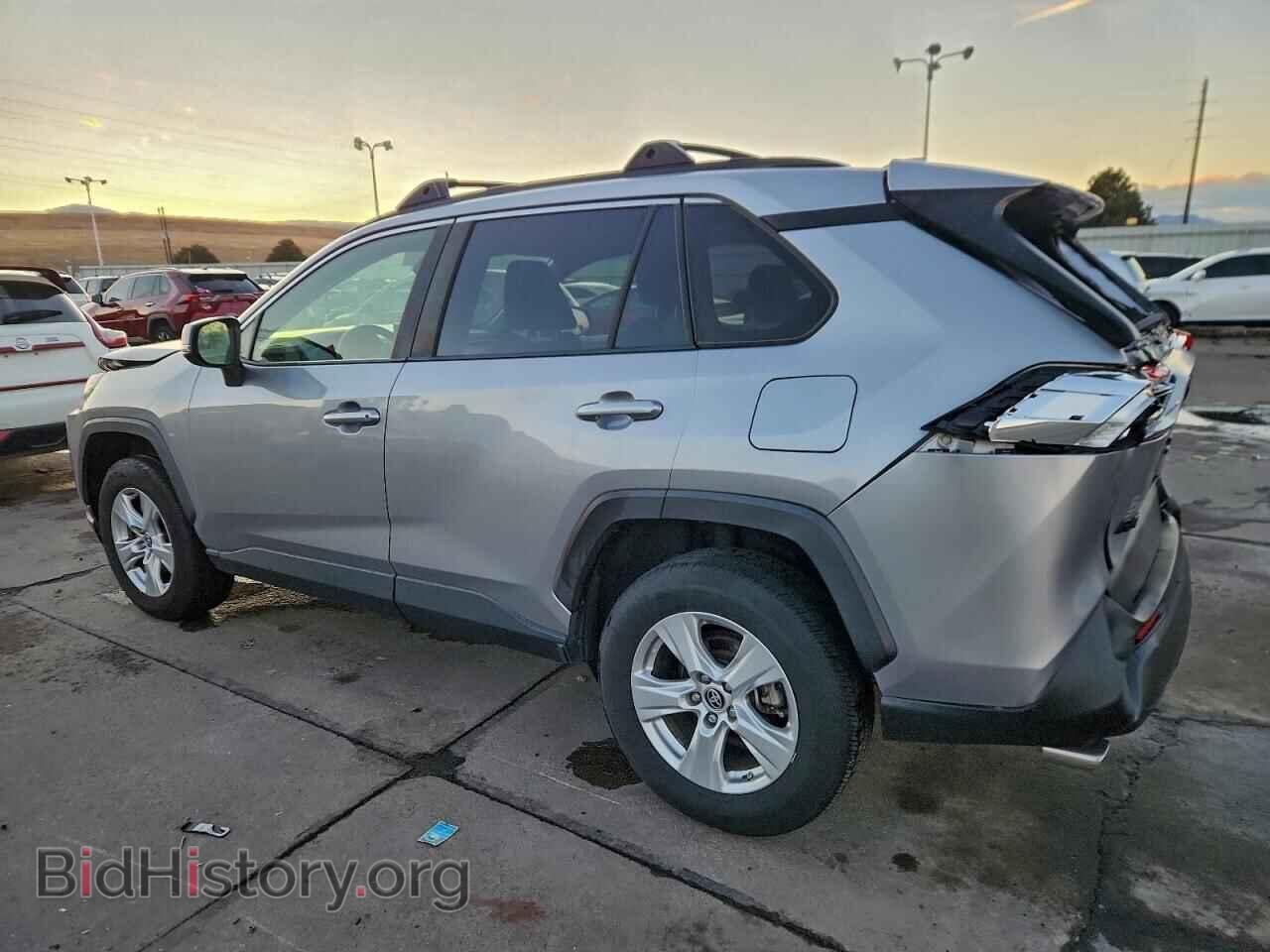 2019 TOYOTA RAV4 - VIN: JTMP1RFV2KD524183 - Фото 2