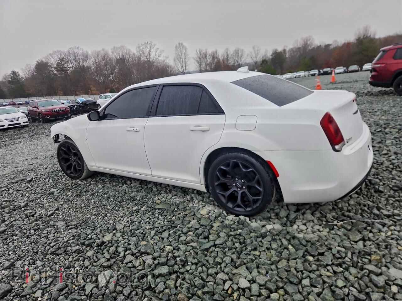 2019 CHRYSLER 300 - VIN: 2C3CCAAGXKH590958 - Фото 2