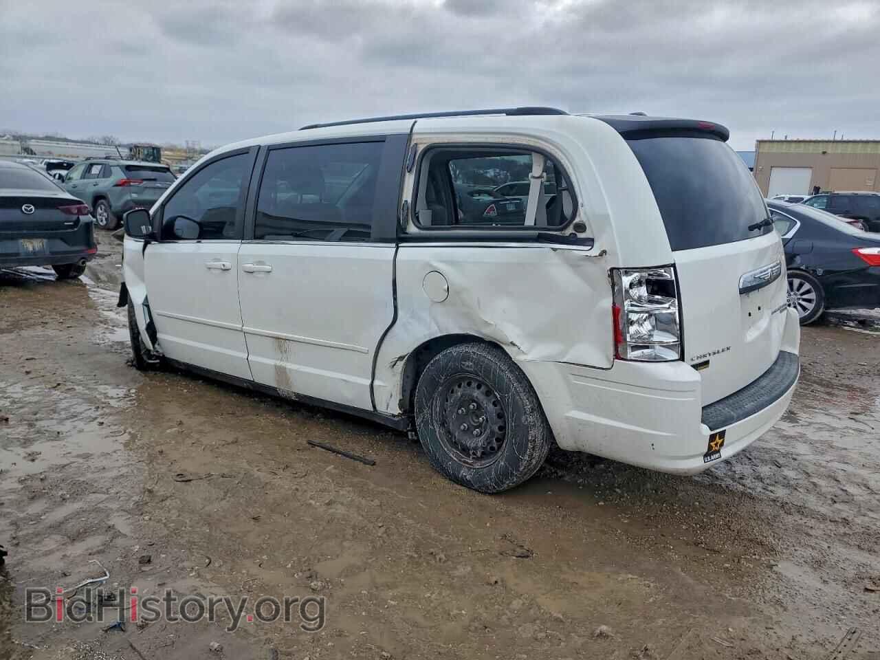 2010 CHRYSLER MINIVAN - VIN: 2A4RR4DEXAR227613 - Photo 2