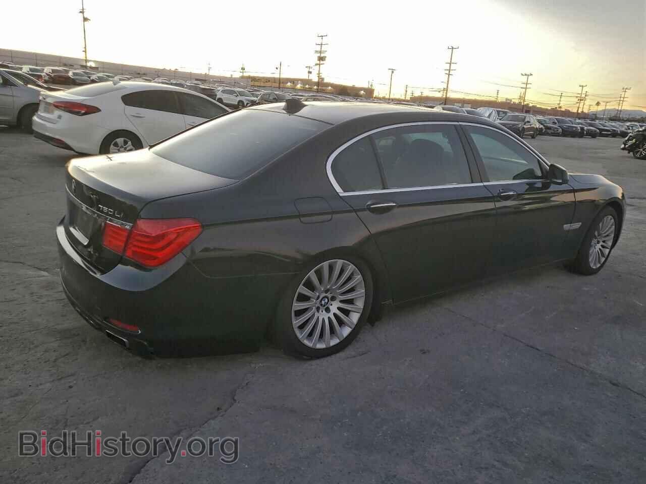 2012 BMW 7 SERIES - VIN: WBAKB8C52CC965113 - Photo 3