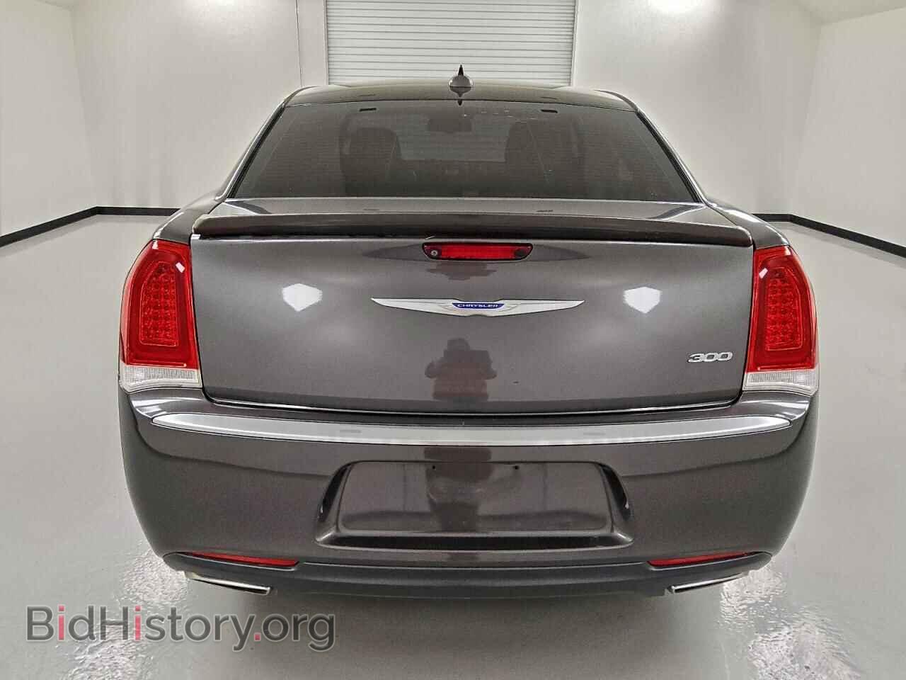 2019 CHRYSLER 300 - VIN: 2C3CCAAG0KH590547 - Фото 6