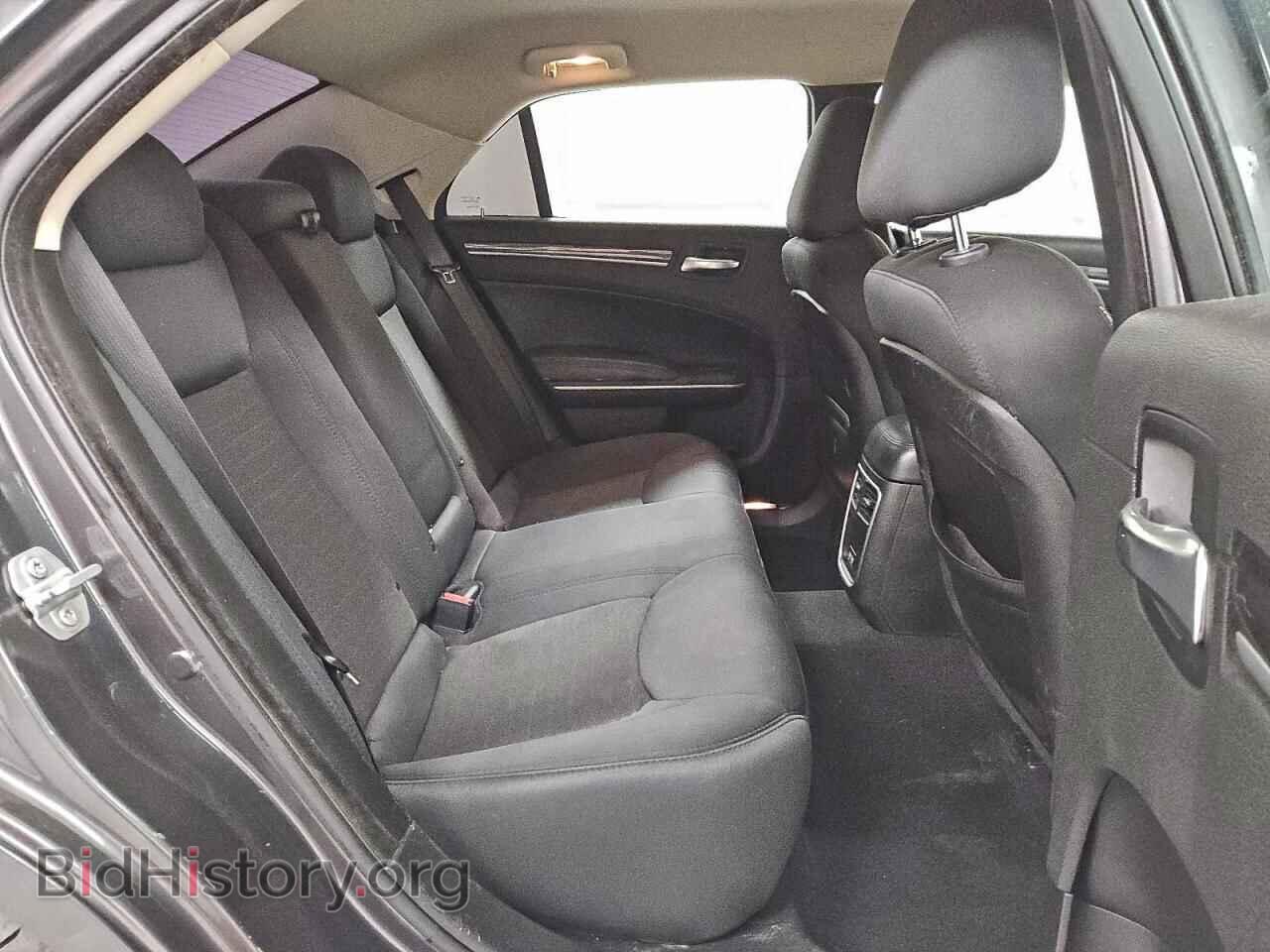 2019 CHRYSLER 300 - VIN: 2C3CCAAG0KH590547 - Фото 10