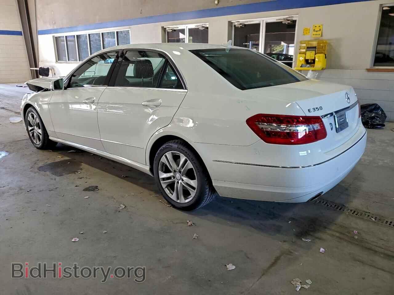 2011 MERCEDES-BENZ E-CLASS - VIN: WDDHF8HB0BA457545 - Фото 2