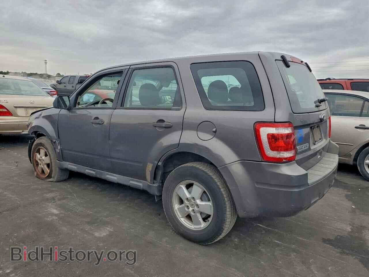 2011 FORD ESCAPE - VIN: 1FMCU0C75BKB01290 - Фото 2