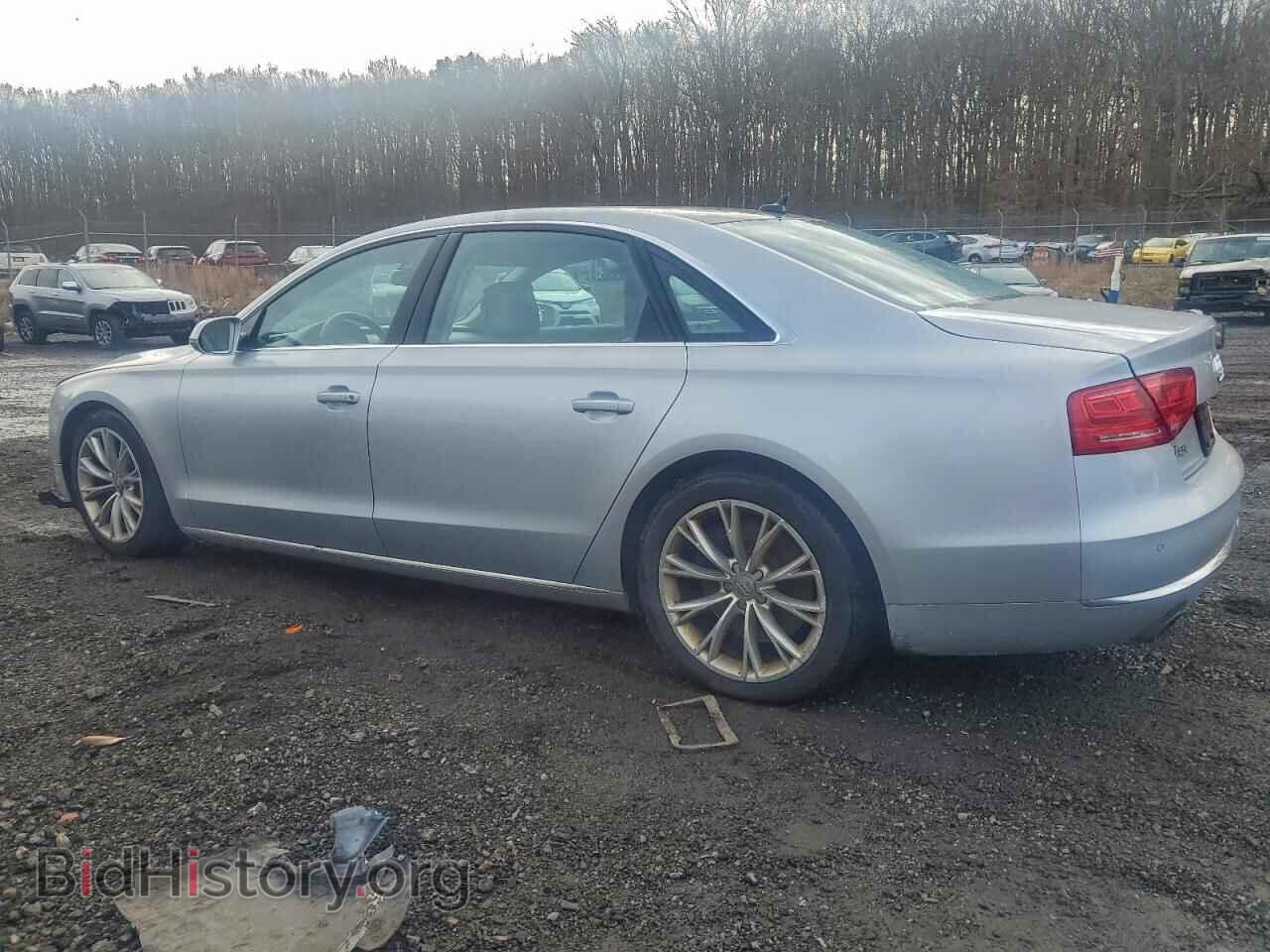 2011 AUDI A8 - VIN: WAURVAFDXBN028058 - Фото 2