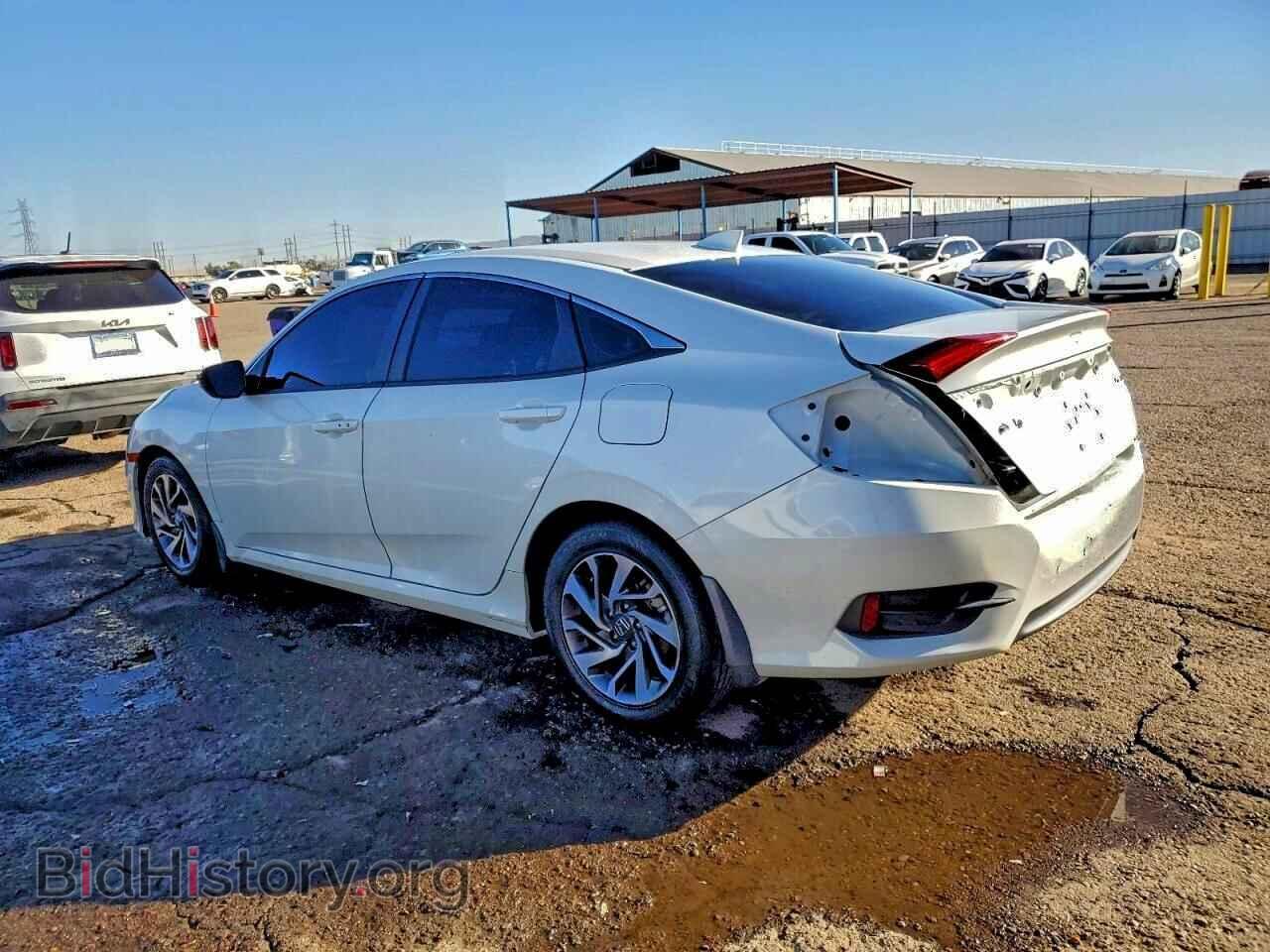 2018 HONDA CIVIC - VIN: 2HGFC2F73JH518975 - Фото 2