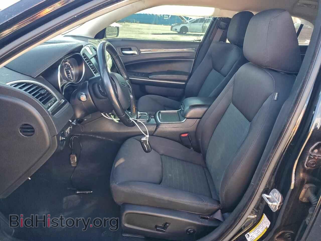 2019 CHRYSLER 300 - VIN: 2C3CCAAG6KH690653 - Фото 7