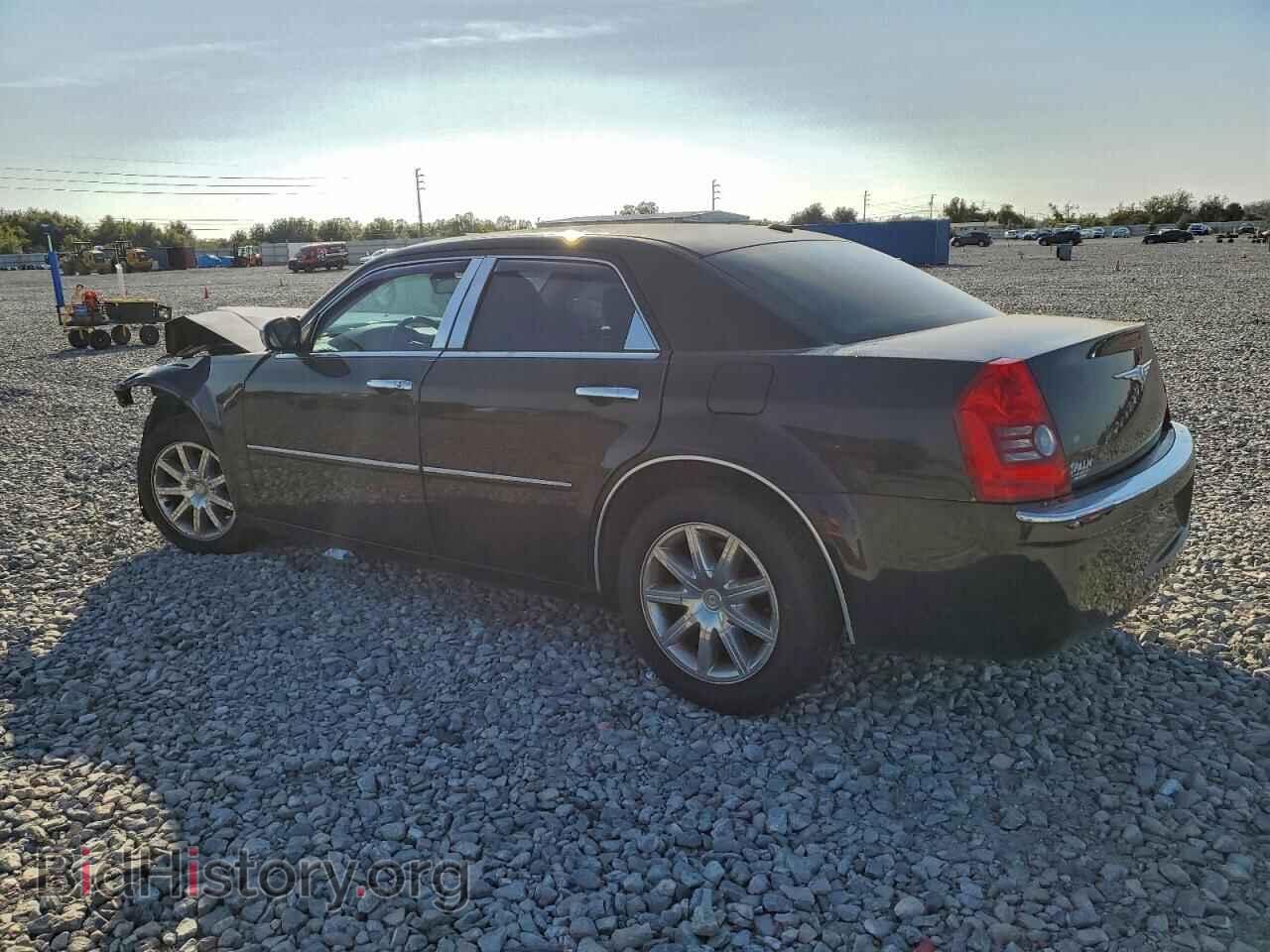 2010 CHRYSLER 300 - VIN: 2C3CA3CV0AH148606 - Фото 2