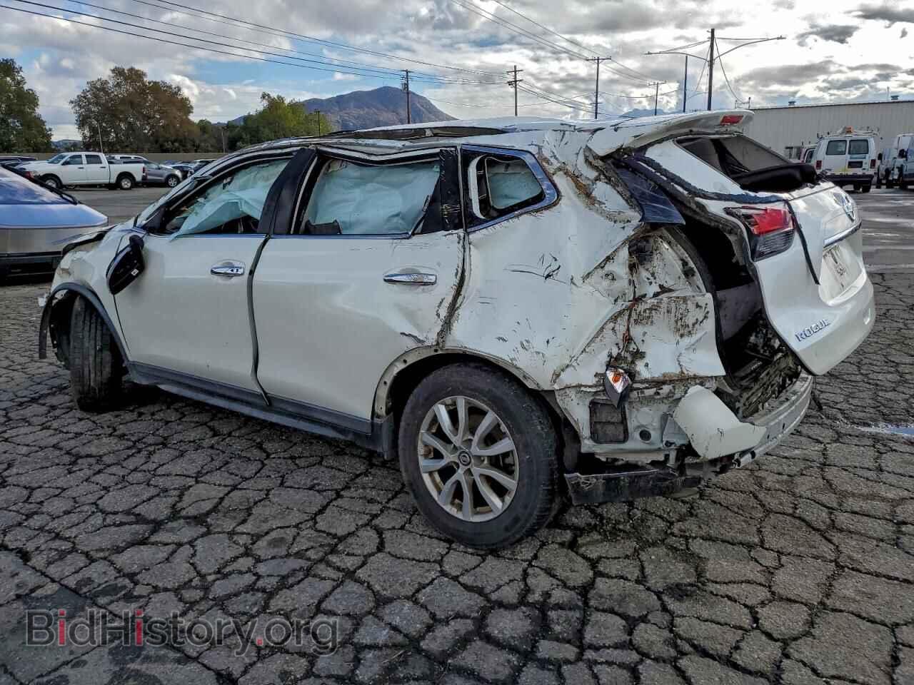 2018 NISSAN ROGUE - VIN: KNMAT2MT1JP564678 - Фото 2