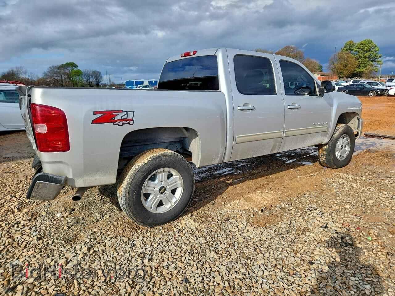 2011 CHEVROLET ALL Models - VIN: 3GCPKSE33BG251102 - Фото 3