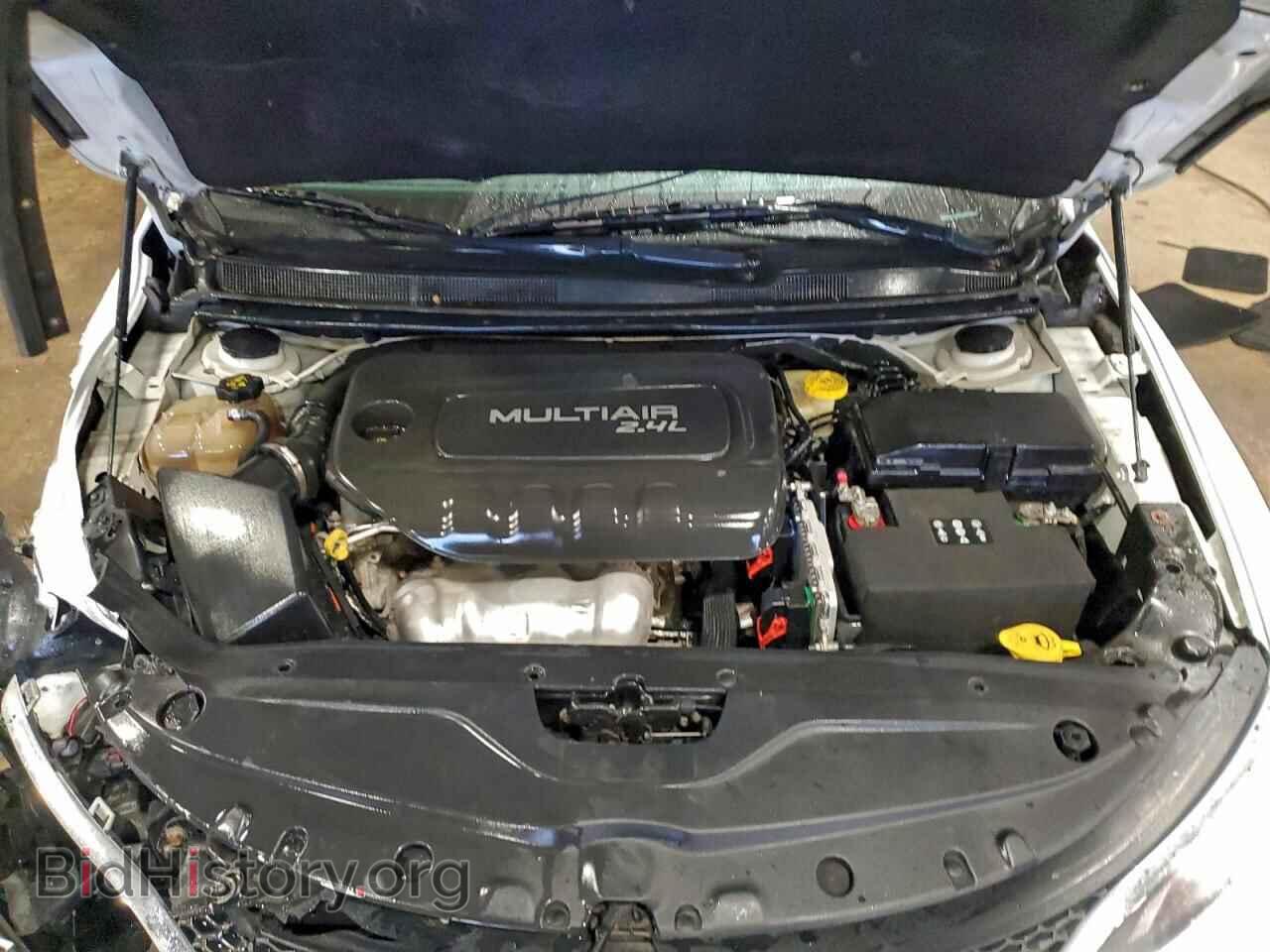 2016 CHRYSLER 200 - VIN: 1C3CCCAB5GN101400 - Фото 11