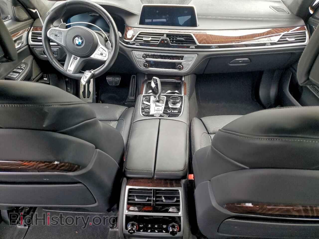 2021 BMW M7 - VIN: WBA7U6C00MCF36906 - Photo 8