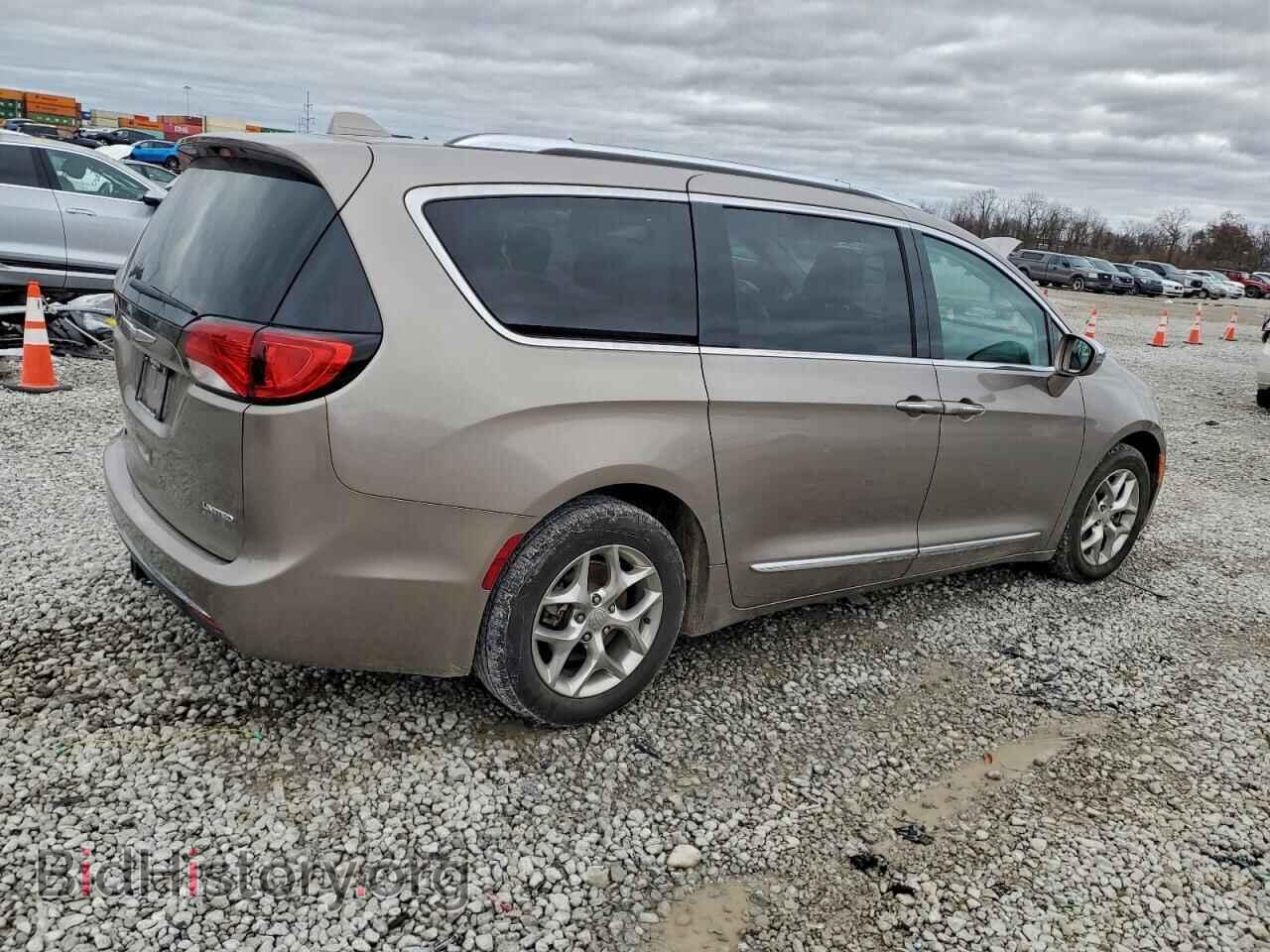 2017 CHRYSLER PACIFICA - VIN: 2C4RC1GGXHR656764 - Photo 3